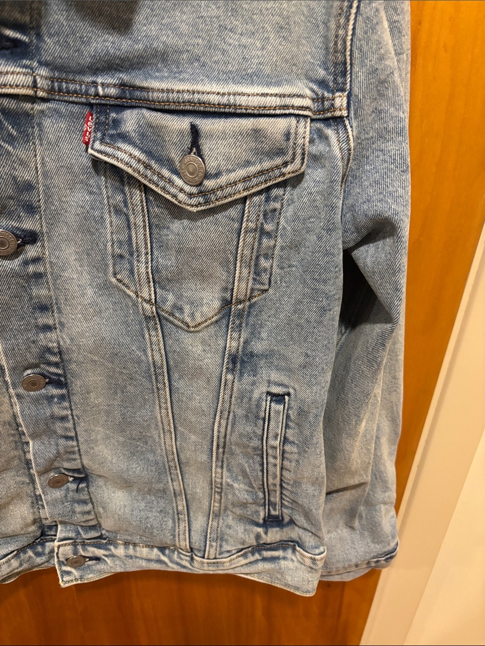 Levi's Light Blue Denim Trucker Jacket - Picture 6 of 11